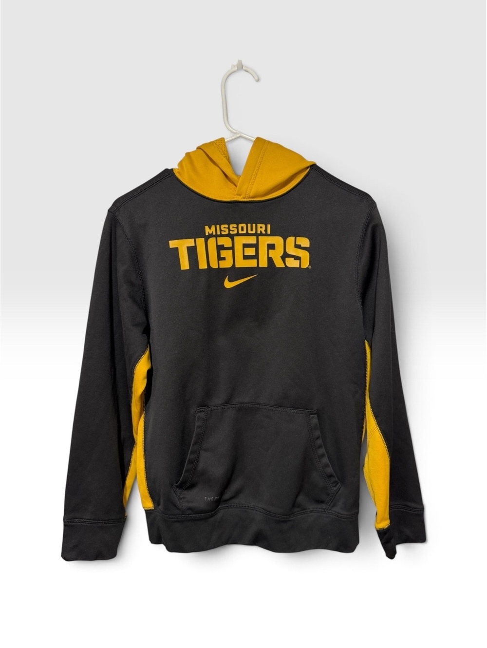 Nike Missouri Tigers Athletic Sportwear Therma-Fit Black and Gold Boys Size XL